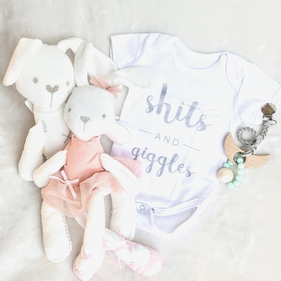 Meet your Poshers, Giggles & Gurgles. 😁 - Picture 1 of 3